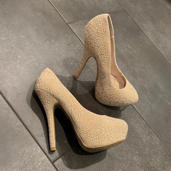 Shoe Dazzle Gold & Beige Rhinestone Platform Heels Tay 7 - Picture 2 of 7